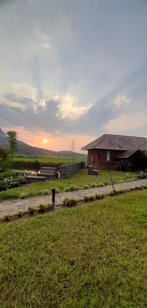 Umbartha Resort Naneghat Ghātghar Exterior foto